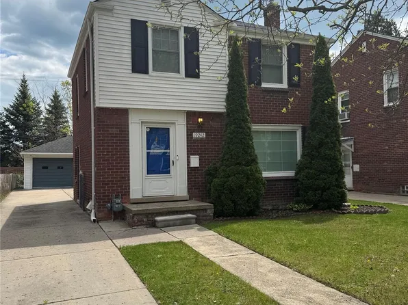 19242 Raymond St, Grosse Pointe Woods, MI 48236