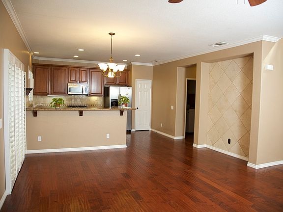 3rd image of 27390 Coldwater Dr