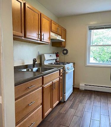 5th image of 21-1C Hinchman Ave APT 3