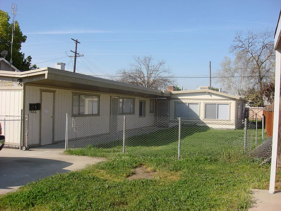 DUPLEX 3/2 & 2/1 IN EXETER, CA. 