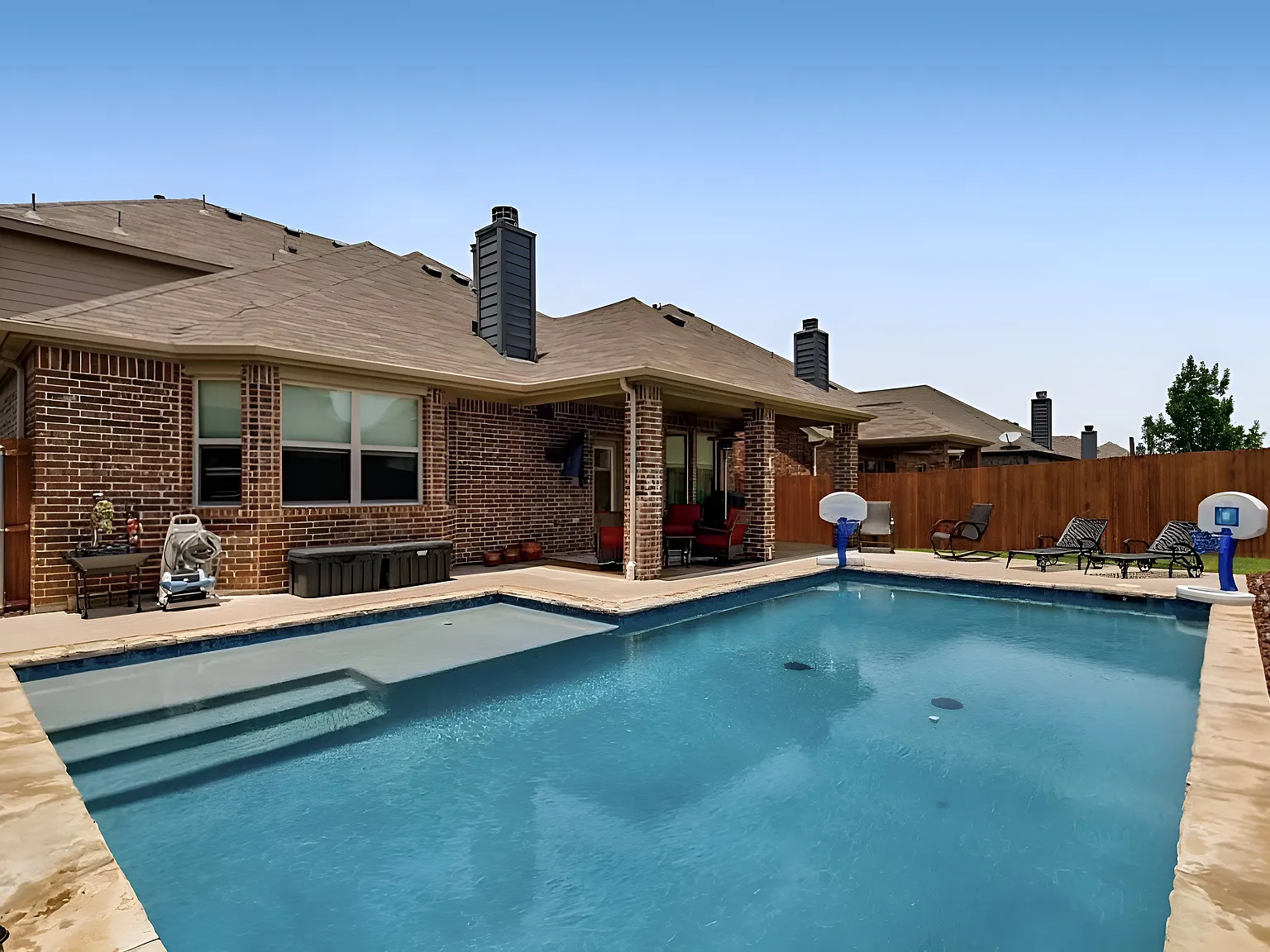 4 bed, 3.5 bath, 2725 sqft, $3,300 — Photo 4