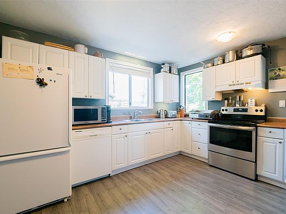 3rd image of 2237 Northfield Rd