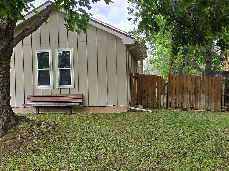 1979 Sandalwood Ln — Photo 7