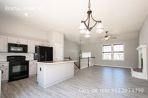 4th image of 23815 W 126th Ter