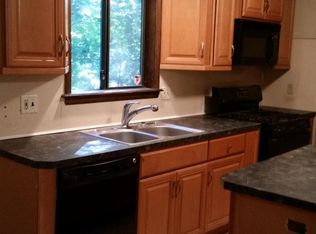 9265 Westwood Dr, Tobyhanna, PA