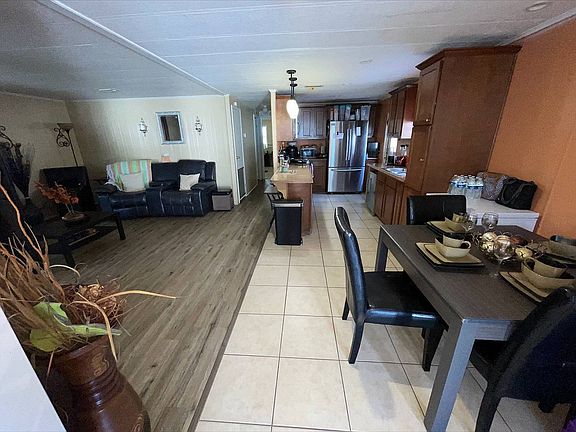 4th image of 260 Windsor Dr
