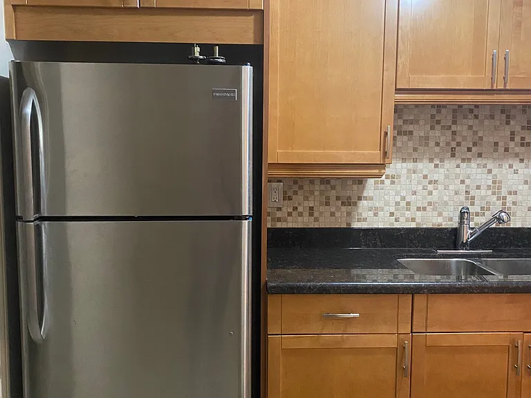 172 Humbercrest Blvd — Photo 5