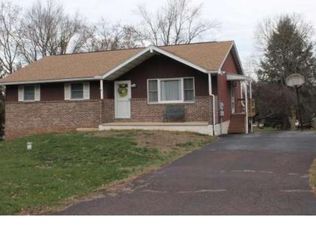 103 Linden St, Douglassville, PA 19518