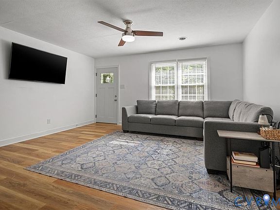 4th image of 4421 Roxbury Rd