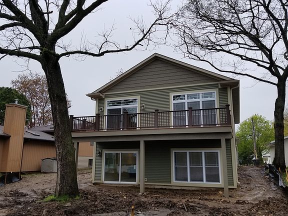 2nd image of 418 Fox Isle Dr