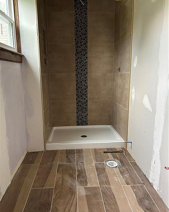 2nd image of 5625 Meadowsweet Ln