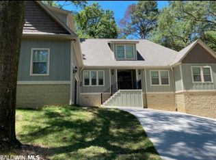 21780 Country Woods Dr, Fairhope, AL 36532