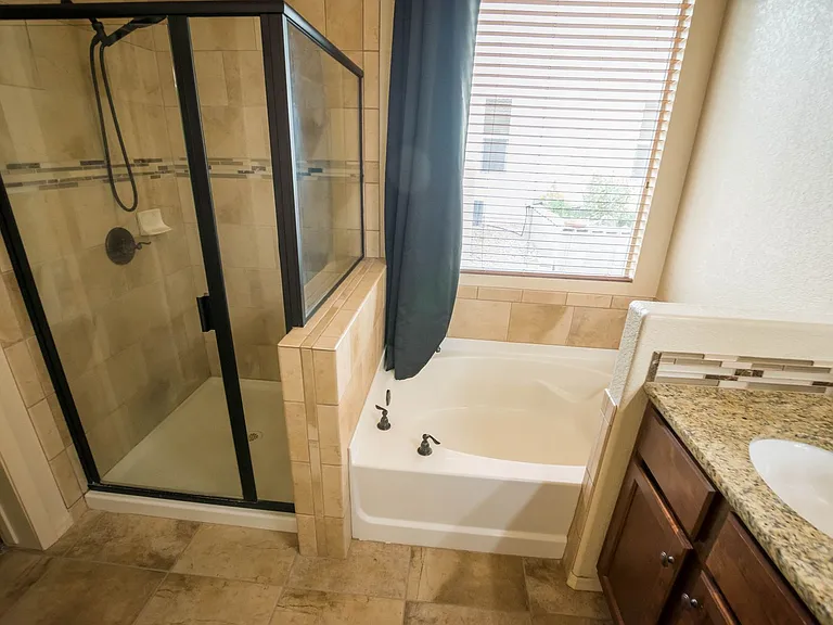 278 Bainbridge Dr — Photo 23