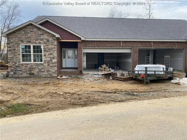 235 Woodland Dr, Milton, WV 25541