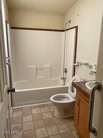 2nd image of 2743 E Randolph Rd