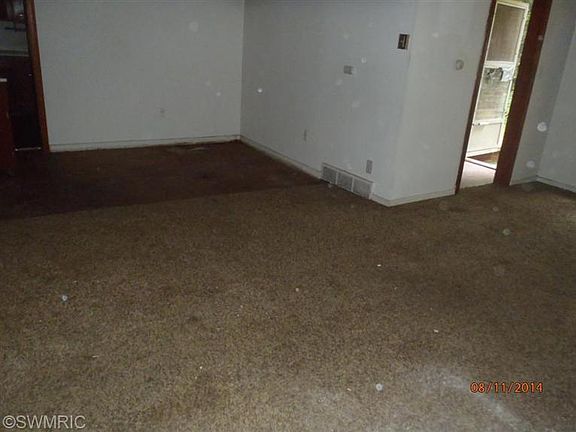2nd image of 4764 Division Ave N