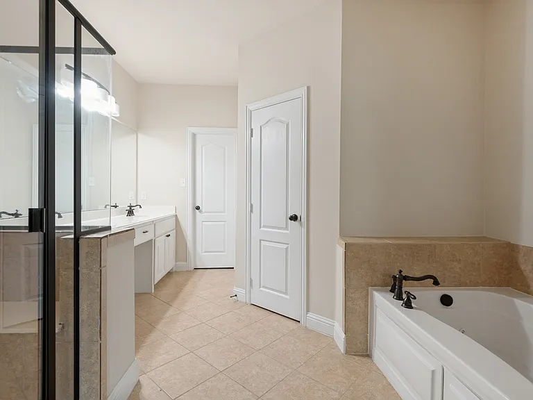 2500 Rockbrook Dr #82 — Photo 22