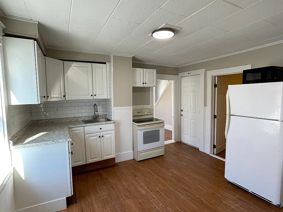 9 Cross St #B