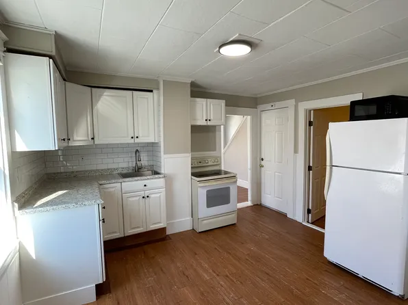 9 Cross St #B, Sanford, ME 04073