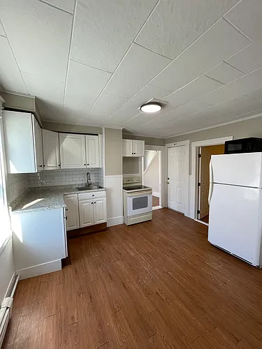 9 Cross St #B Photo 1