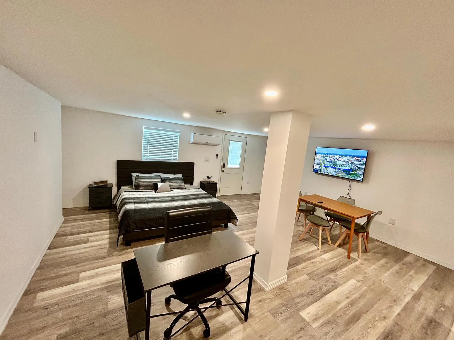 801 E Edgewood Dr — Photo 3