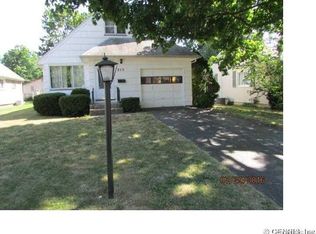 215 Mosley Rd, Rochester, NY 14616