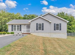 205 Rutledge Cir, Salem, VA 24153