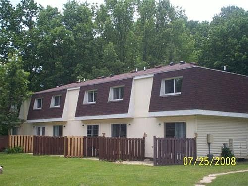 2nd image of 821 Westlawn St APT 10