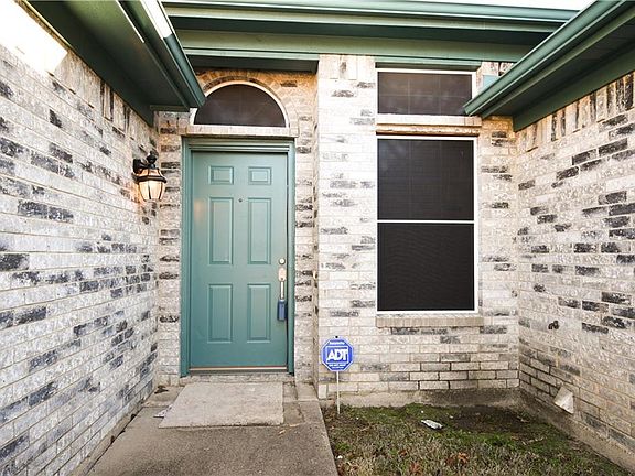3rd image of 804 Valleybrooke Dr