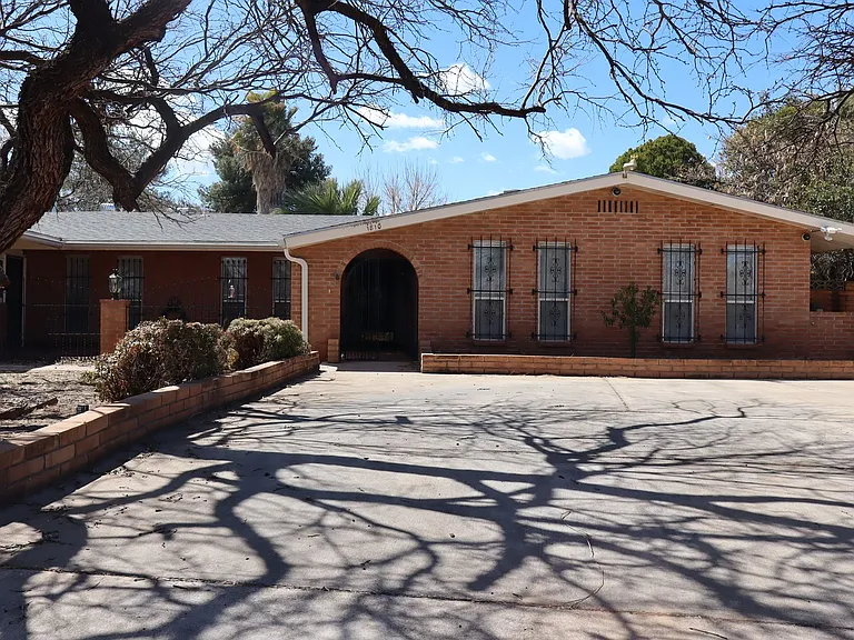 1810 Town And Country Dr — Photo 18