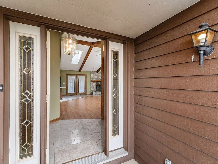 6002 Bowen Rd — Photo 8