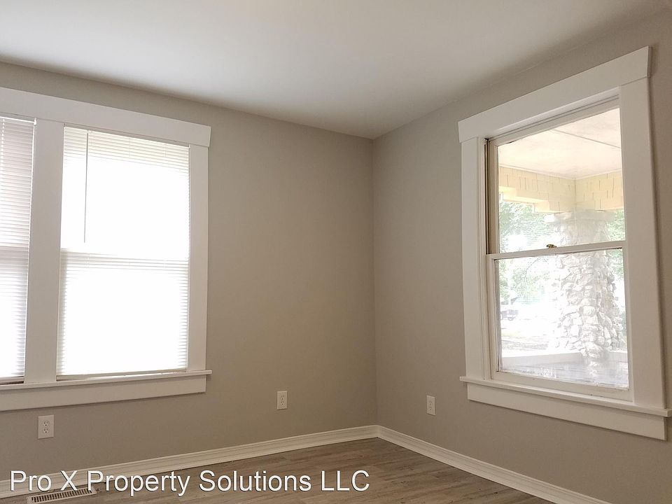 110 W. Lindburg 110 W Lindburg St Pittsburg KS Zillow