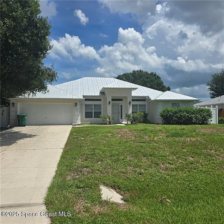 3 bed, 2.0 bath, 2153 sqft, $2,300 — Photo 1