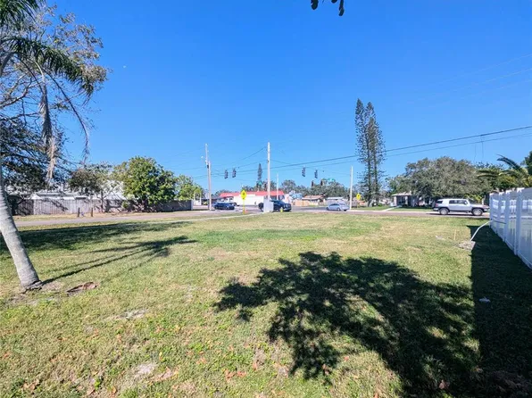 3990 54th Ave N #1, Saint Petersburg, FL 33714