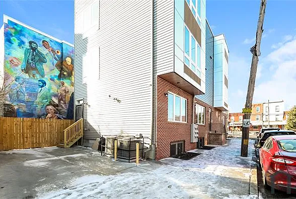 3 bed, 1300 sqft, $2,150 — Photo 3