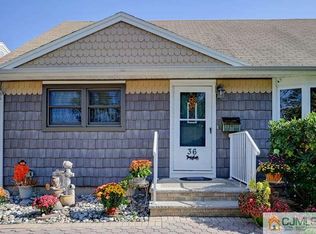 36 6th Ave, Port Reading, NJ 07064