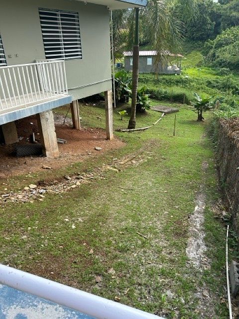 Patio lateral.