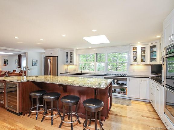 3rd image of 12 Stanley Dr