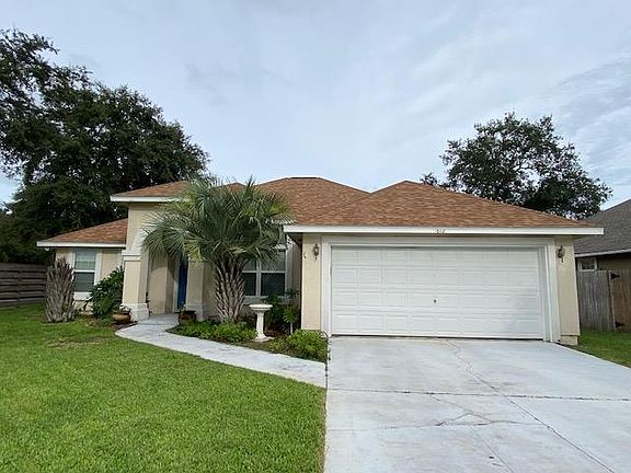 2nd image of 812 Parkview Pl W