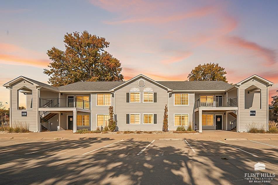 1st image of 2430 Greenbriar Dr Unit D