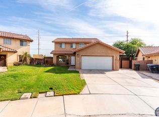 2301 Victoria Ct, Imperial, CA 92251