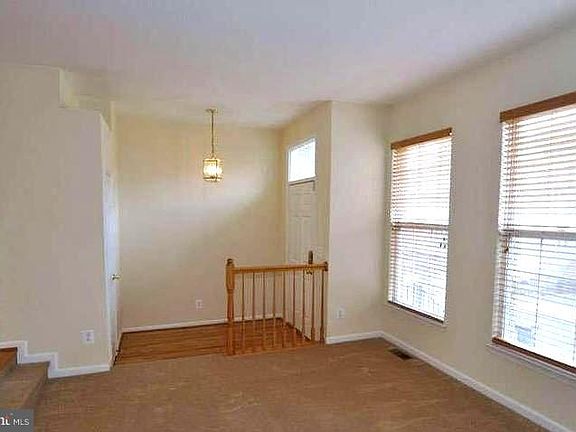 3rd image of 2505 James Monroe Cir