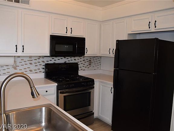 4th image of 3038 Tarpon Dr Unit 204