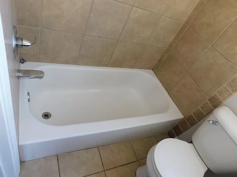 8550 Darlington Cv — Photo 18