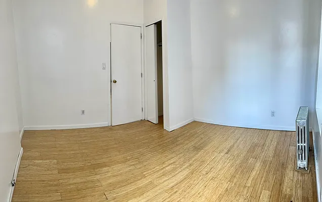 Rented by Randall Star Realty Inc | media 7