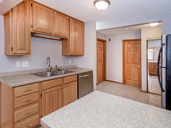 5th image of 391 Grand Ave APT 202