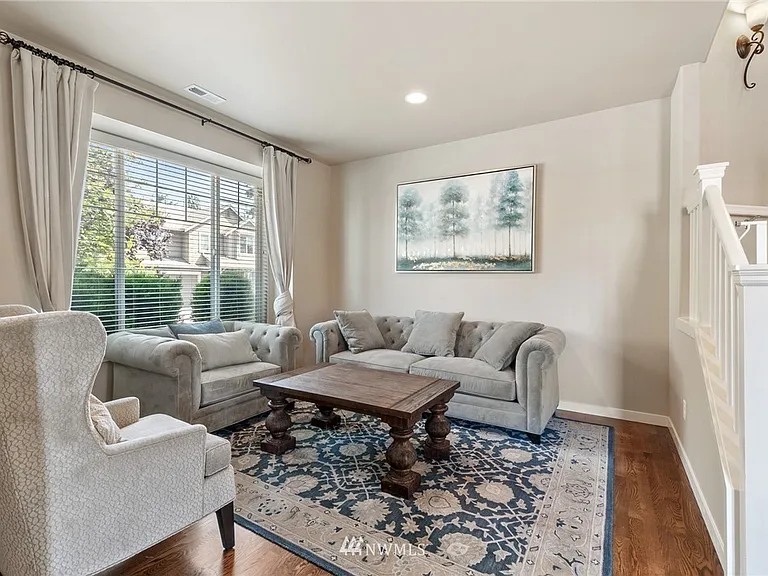 4803 NE 3rd Pl — Photo 3