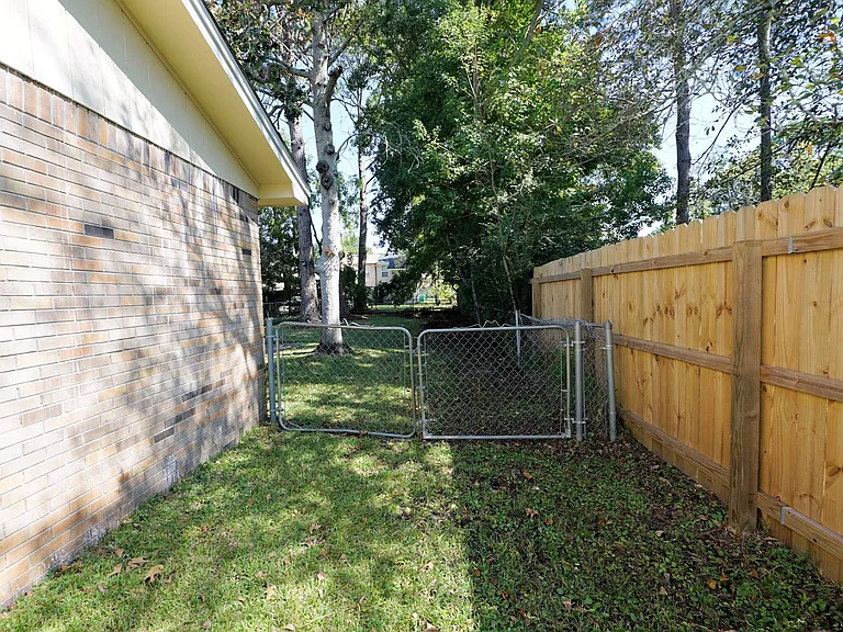 1503 Green Acres Blvd #E — Photo 25