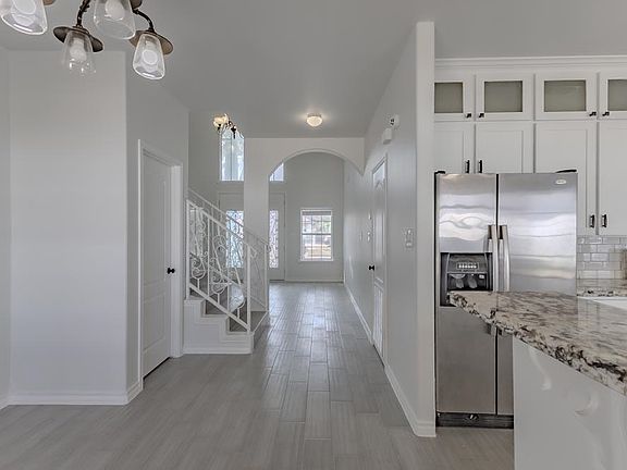 5th image of 410 Northstar Dr