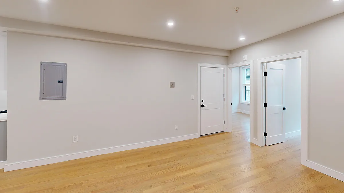 Building Photo - 230 Tremont St #3